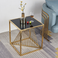 Table d'appoint carrée à plateau en marbre et base en acier inoxydable doré, idéale pour salon, chambre et coin canapé - Meilleure vente