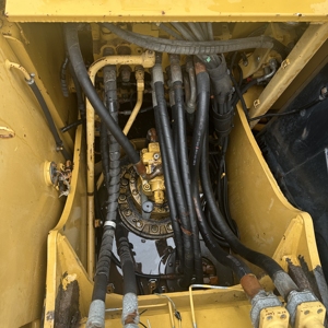 Excavadora de cadenas usada CAT 315D de 15 toneladas, excavadora de servicio pesado para minería, canteras, construcción y movimiento de tierras, con pocas horas de trabajo. - Product Image 5