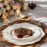 Assiettes en Porcelaine Fine Blanches en Forme de Tournesol de 13 Pouces, Style Luxe Simple, pour Mariages et Fêtes à Domicile – Vente Flash