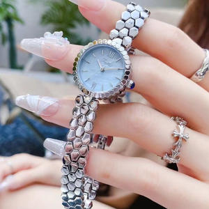 Relojes con Logotipo Personalizado con Esfera de Nácar y Brazalete de Eslabones Hexagonales para Mujer, Proveedor Mayorista, Fabricante OEM - Product Image 1