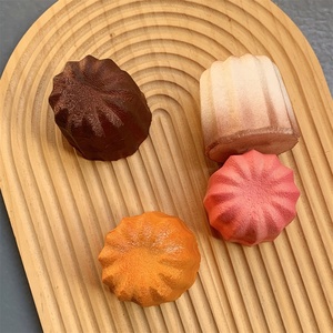 โมเดลขนมหวานจำลองสีชมพูขาวช็อกโกแลต Cannele ของตกแต่งโต๊ะโชว์ งานแสดงสินค้า งานปาร์ตี้ - Product Image 3