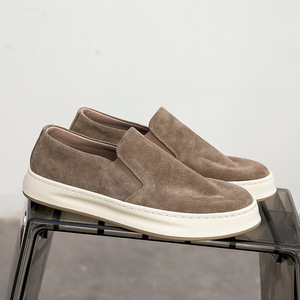 Zapatos Casuales de Gamuza con Punta Redonda para Hombre 2026, Plataforma Gruesa, Estilo Slip-On, Zapatos de Skateboard de Moda para Hombre - Product Image 2