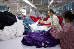 Vintage rửa Allover in trọng lượng nặng bông Zip Up Hoodies người đàn ông tùy chỉnh đính thêu logo vá Camo Hoodie - Product Image 6