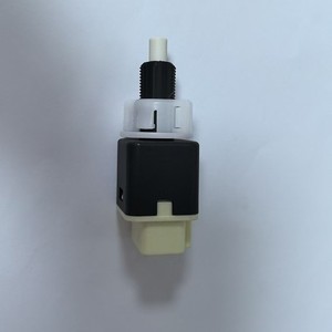 Interruptor de luz de freno Suzuki 37740-75H21 y 37740-61J10-000 para Qirui, pieza de repuesto de plástico de ingeniería - Product Image 1