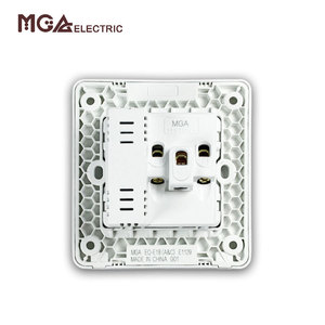 Toma de corriente universal MGA 16A y cargador USB (20W, tipo <span class=keywords><strong>A</strong></span> y C) Protector USB multipuerto con toma de corriente - Product Image 2
