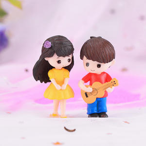 Estatuilla de pareja de guitarra en miniatura, adorno de amante dulce, figuritas en miniatura de jardín de hadas, figurita de acción, decoración del hogar - Product Image 1