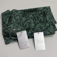 Étiquettes suspendues personnalisées en métal argenté pour vêtements, étiquettes brillantes en aluminium pour marques de vêtements