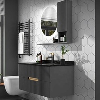 Meuble-lavabo mural moderne et minimaliste à rayures verticales noires avec vasque en pierre pour projets résidentiels et hôteliers