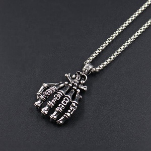 2019 nuevos accesorios de moda Hiphop de <span class=keywords><strong>Rock</strong></span> And Roll de Metal de joyería colgante de aleación cráneo collar de mano - Product Image 2