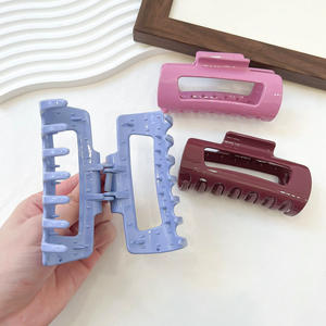 Yüksek kalite özel Logo üçgen büyük saç kelepçe anti-çizik esnek kauçuk kırılmaz Soft ri yumuşak silikon pençe klip - Product Image 3