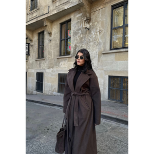 Abrigo Maxi de Cachemira Vitruca Marrón, Abrigo de Invierno Cálido y Minimalista para Mujer, Tejido de Manga Larga - Product Image 5