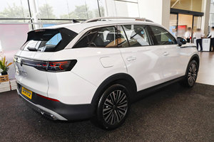 รถยนต์ Tavendor 380TSI 4Motion ขับเคลื่อนสี่ล้อ แรงบิดสูง มอบประสบการณ์การขับขี่ทั้งออฟโรดและในเมืองอย่างราบรื่น - Product Image 3