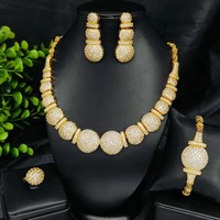 Parure de bijoux de luxe en laiton plaqué or 24 carats et zircon, avec micro-incrustations, quatre pièces : collier, boucles d'oreilles, bague et bracelet, pour mariage et soirée