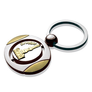 Porte-clés en alliage de zinc tendance, logo personnalisé, métal léger et souple pour souvenirs promotionnels et de voyage - Product Image 6