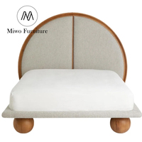 Lit double moderne de designer pour chambre à coucher française, villa, gîte, en bois massif rembourré, avec tête de lit ronde en bois, taille King Size pour hôtel