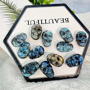 Crânes en cristal de labradorite bleue naturelle pour la fabrication de bijoux, vente en gros - Product Image 6