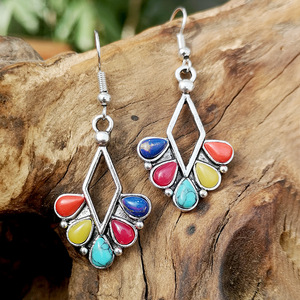 Orecchini pendenti vintage a colori misti, design in stile etnico, accessori moda per donna - Product Image 1