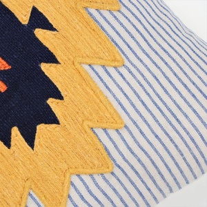 Funda de Cojín Cuadrada con Borde, Texturizada y Hecha a Mano, Estilo Boho, con Parches Azules y Amarillos, Decoración para el Hogar, Excelente Precio - Product Image 5