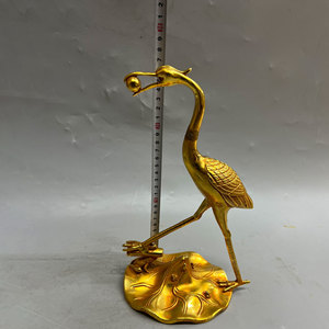 Objet décoratif rétro en cuivre violet doré avec un phénix tenant des perles. Artisanat en cuivre. Marché de la création culturelle. Fo - Product Image 3