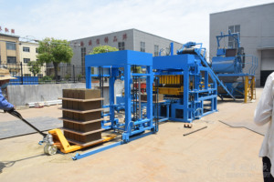 Automatic QT4-15 Hydraulic Hollow Block <b>Making</b> <b>Machine</b> Condition for <b>Sand</b> Cement Clay Bricks - Product Image 6