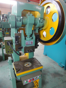 Presse mécanique CHZONE J23-6.3T, 3 tonnes, 63 kN, avec 40 fonctions de poinçonnage, disponible en ligne en Malaisie - Product Image 5