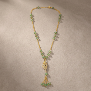 Collar de Latón Italiano Bañado en Rodio Personalizado con Colgante de Hoja y Pluma de Circonita, Cadena de Cuentas de Fluorita Verde, Lariat con Borla y Dije Minimalista - Product Image 6