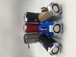 ลำโพงโลหะตาข่ายแบบพกพาไร้สายขนาดเล็กสำหรับใช้งานกลางแจ้ง แบตเตอรี่ 1200MAH ลำโพงติดเพดานแบบพกพา ขายดีปี 2023 - Product Image 4