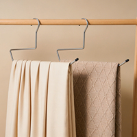 Cintre extra long LINDON de 49 cm à extrémités ouvertes pour linge d'hôtel, serviettes de spa, châles et draps, couvertures