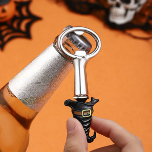 Lot de bouchons de bouteille et ouvre-bouteilles en forme de chapeau de sorcière d'Halloween – Accessoires de bar fantaisie, cadeau idéal pour les fêtes - Product Image 4