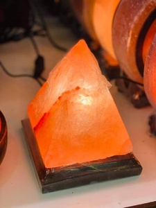 Pyramide artisanale du sel du népal, fabriqué à la main, très bas prix, livraison gratuite - Product Image 4