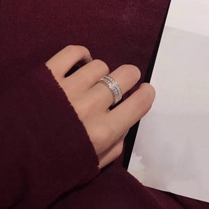 Anello di fidanzamento classico da donna in platino con diamante taglio baguette colore D naturale A182 - Product Image 5