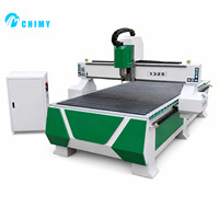 Machine de fraisage et de gravure CNC pour le bois 1300 2500 3.7KW pour le travail des cadres en bois