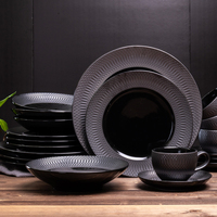 Ensembles de vaisselle élégants vaisselle en porcelaine haute température glaçure colorée assiettes de petit-déjeuner vaisselle en céramique personnalisée pour hôtel