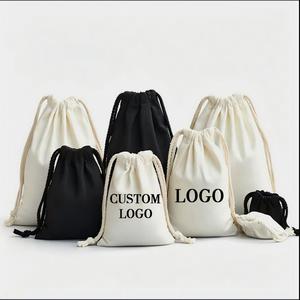 Sac à cordon en toile de coton et velours personnalisé, écologique et réutilisable, pour le rangement de vêtements et la protection des chaussures, avec impression de logo personnalisée - Product Image 3