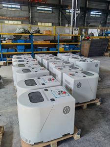 Petit broyeur à boulets vertical planétaire de laboratoire de 0.4L <span class=keywords><strong>2L</strong></span> 4L 6L 8L 20L de marque TMAX avec 4 bocaux de broyeur à boulets - Product Image 4