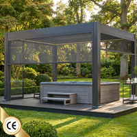 Pergola à lames orientables en aluminium avec moustiquaire et porte vitrée pour zone de spa et abri de jardin