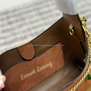 Bolso <span class=keywords><strong>de</strong></span> Hombro <span class=keywords><strong>de</strong></span> Lujo para Mujer 2026: Diseño <span class=keywords><strong>de</strong></span> Cadena y Charms, <span class=keywords><strong>de</strong></span> Ante y Cuero, Ideal para Entrenadoras - Product Image 4