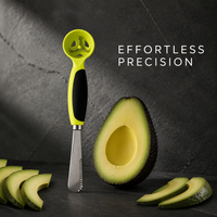 Outil à avocat 3-en-1 avec dénoyauteur, trancheuse à lame dentelée et cuillère pour la découpe des fruits en cuisine, avec poignée antidérapante et cuillère