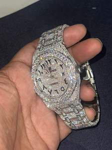 Reloj de diamantes personalizado de lujo para hombres y mujeres Reloj de pulsera de cuarzo de acero inoxidable helado de gama alta con diamantes simulados completos - Product Image 3