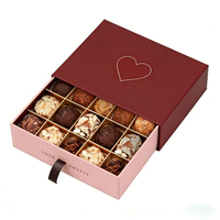 Boîte cadeau rigide personnalisée OEM avec logo en forme de cœur et insert multi-compartiments pour solutions d'emballage de chocolats et de confiseries