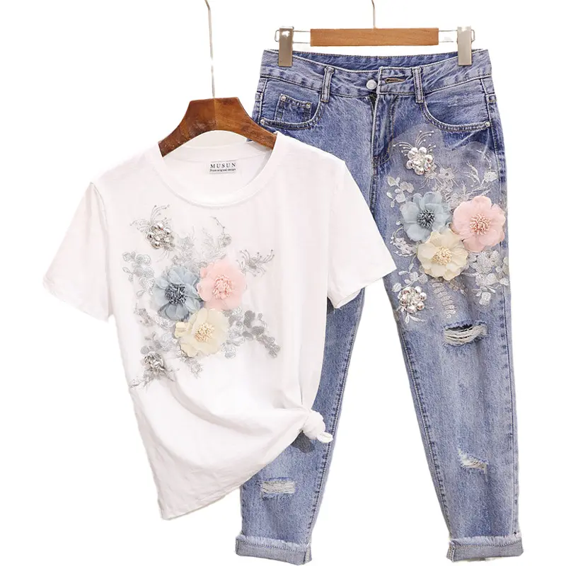 新しい夏の2ピースセット女性ヘビーワーク刺Embroidery 3DフラワーTシャツホールジーンズ2ピース服セットカジュアルスーツ衣装