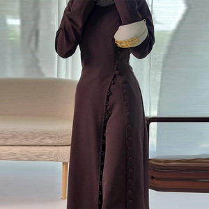 Ensemble 2 pièces élégant pour femme musulmane, tunique longue et pantalon ample, vêtements islamiques modestes, coupe classique avec boutons, collection 2026 – Grande vente - Product Image 3