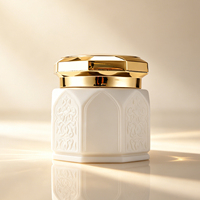 Pot cosmétique en verre doré gaufré, emballage hexagonal haut de gamme avec impression de logo personnalisée, vente chaude au Moyen-Orient