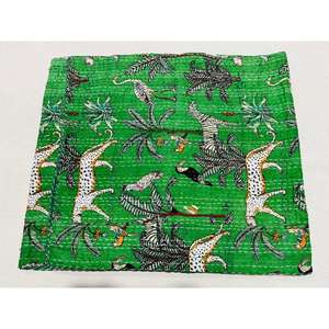 Colcha Kantha estampada a mano, cubrecama de algodón diseñado con patrones artísticos y textura suave para una cama cómoda - Product Image 2