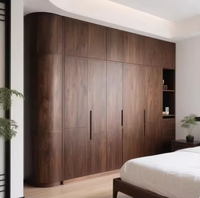 Armario Moderno para Dormitorio Principal, Personalizable para Uso Hospitalario, con Materiales a Medida y Características que Ahorran Espacio