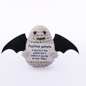 Pack d'emojis d'Halloween transfrontalier le plus vendu, ornements de pommes de terre tricotés en forme de pomme de terre, poupées chauves-souris inspirantes au crochet - Product Image 1