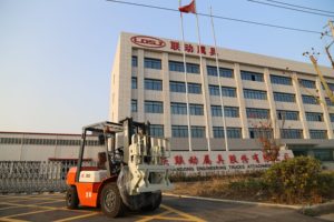 Garfos Articulados de Cilindro Duplo Adequados para Empilhadeiras de 3-7 Toneladas, Vários Acessórios para Empilhadeiras - Product Image 6