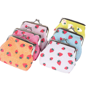 THK0436 Nuevo bolso de mano con estampado de fresa, monedero corto de mano, monederos pequeños, Mini carteras con cierre para regalo promocional - Product Image 1