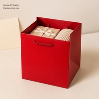 Sac de courses rouge en forme de cube avec poignée en corde, emballage cadeau carré pour événements de vente au détail, cadeaux de fête, impression personnalisée, affichage de la marque