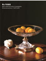 Assiette à bonbons en cristal de luxe en laiton doré sculpté à la main pour garçons sous la paume Bol à fruits en métal